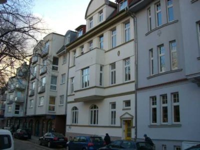Schöne 1 Zimmer-Wohnung im Dachgeschoss in zentaler Lage zu mieten!