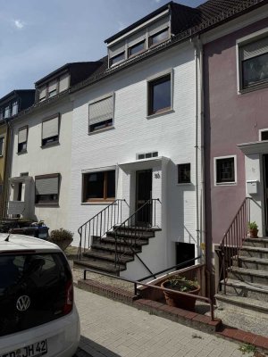 Erstbezug nach Modernisierung - Großzügiges WG-Haus mit 7 Zimmern, Garten und Terrasse