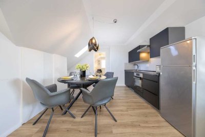 VIDEO: Exklusive Dachgeschosswohnung mit 3 Zimmern + 150 m zum Strand + Stellplatz