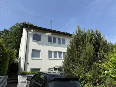 Helle 4-Zimmer Wohnung mit Balkon im OG in Siegen-Bürbach, ideal für Familie oder WG und ruhig