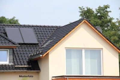 +++ Idyllisches Einfamilienhaus am Hang mit großzügiger Doppelgarage +++
