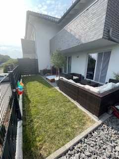 Neuwertige 3-Raum-Terrassenwohnung mit geh. Innenausstattung mit Balkon und Einbauküche