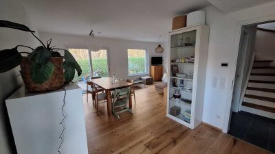 Neubau, schönes, direkt am Stadtpark gelegenes 5-Zimmer-Haus München Pasing mit Garten u Einbauküche