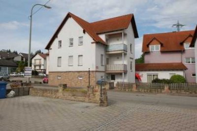 Schöne, helle 4 Zimmer Wohnung in Kaiserslautern (Kreis), Hirschhorn/Pfalz