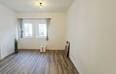 Schuch Immobilien – Exklusive 2-Zimmer-Wohnung mit Terrasse und Einbauküche