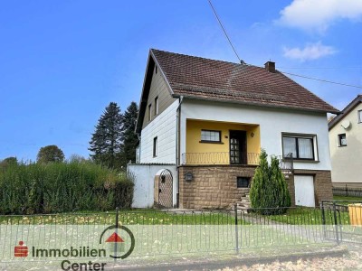 Solides Einfamilienhaus mit großem Grundstück in Wadern - Morscholz