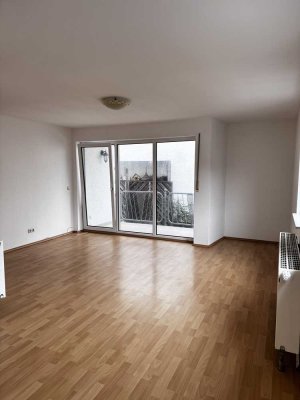 Geschmackvolle 2-Zimmer-EG-Wohnung mit EBK und Hausmeisterservice in Mörfelden-Walldorf