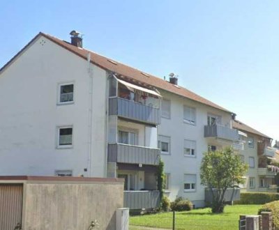 Geschmackvolle, vollst. renovierte 2-Raum-Wohnung mit geh. Innenausstattung mit Balkon und EBK
