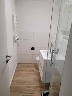 Kernsanierte 2-Zimmer-DG-Wohnung im Zentrum von Altenkirchen