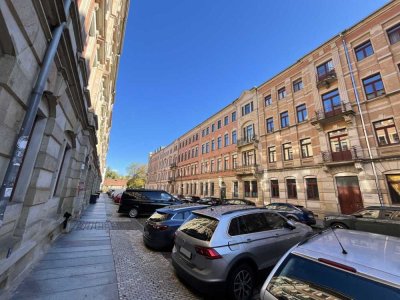 Dresden: 3-Zi.-Wohnung in Hochparterre im Denkmal