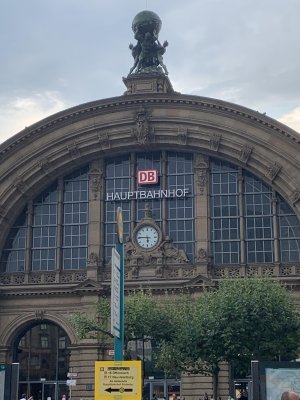 Ruhiges Zimmer- Hauptbahnhof Frankfurt