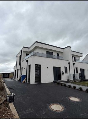 Exklusive Doppelhaushälfte mit luxuriöse Ausstattung