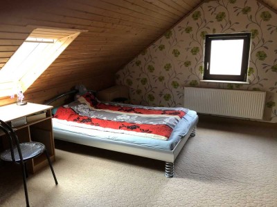 Gepflegte und gut geschnittene Wohnung mit fünfeinhalb Zimmern und Balkon in Nüdlingen, OT Haard