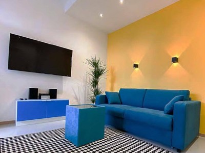 Neubauapartment mit Balkon u. Garage