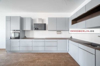 IMMOBERLIN. DE - Energieeffiziente Altbauarchitektur mit Dachterrasse & Garage in exzellentem Zustan