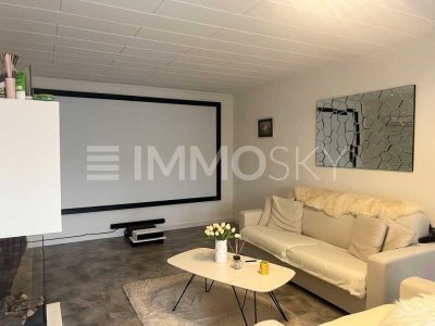 Renoviertes Zweifamilienhaus mit Ausbaupotenzial und Garten
