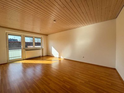 *Provisionsfrei* Schöne 1-Zimmerwohnung mit separater Küche, EBK, sonnigem Balkon + Stellplatz