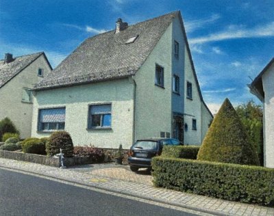 Großzügige 3-Zimmer-Wohnung (+Küche +Bad +Terrasse), Garten & Top-Lage im Herzen von Emmelshausen