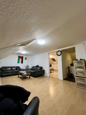 Schöne 2-Zimmer-DG Wohnung in Uerdingen (455€ warm) ab 01.12.25