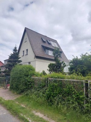 Reihenendhaus im Landhausstil in Berlin-Heinersdorf, ruhige Lage,  Doppelgarage, Pool, großer Garten