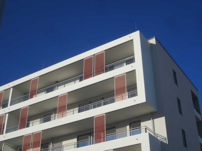 ALPEN-WEITBLICK! Moderne DG-Wohnung, WG-geeignet, teil-möbliert - zunächst auf 3 Jahre befristet!