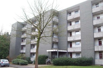 Frei für zwei ! Gut geschnittene 2 Zimmerwohnung mit Balkon in MG Scgmölderpark