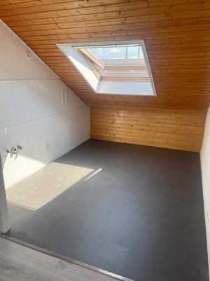 Freundliche 2-Zimmer-DG-Wohnung in Gladbeck Zweckel