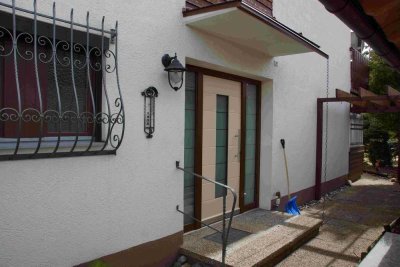 Geräumige, preiswerte und vollständig renovierte 7-Raum-Doppelhaushälfte in Penzberg