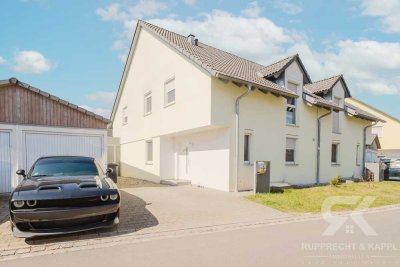 Neuwertige Doppelhaushälfte in Pressath mit hoher Mieteinnahme und sicherer Vermietung an die BRD