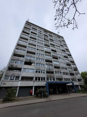 Wohnung mit Balkon, kleiner Einbauküche & Stellplatz sucht neuen Mieter