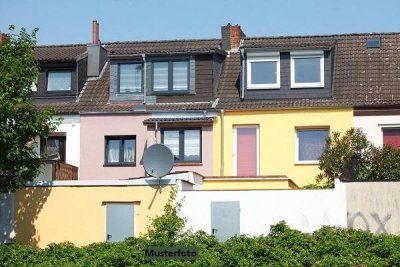 Reihenmittelhaus mit Komfort: Dachterrasse &amp; Gartenanteil + Parkplatz