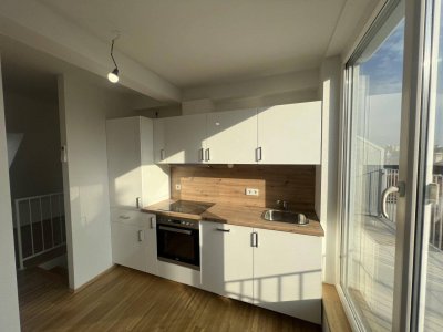 Traumhafte Dachgeschoss-Wohnung mit Fernblick! 80m² Maisonette-Wohnung mit Terrasse und Klimaanlage! ++ Nahe AKH ++ Garagenstellplätze im Haus!!