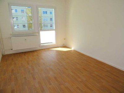 * Mit Balkon und Einbauküche * 2 Zimmer Wohnung in Werdau zu vermieten!