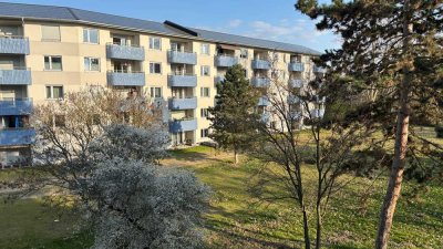 Barrierefrei/ Rollstuhlgerechte Wohnung, 4. OG mit Aufzug, Balkon- mit Wohnberechtigungsschein 75 m²