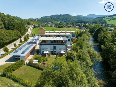 Zuhause im Grünen – Lichtdurchflutete Wohnung mit Dachterrasse &amp; Gartenoase