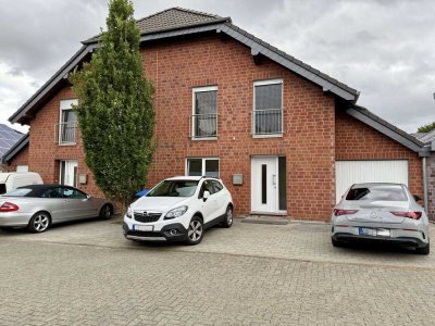 Gepflegte DHH mit EBK, Garten, Garage u. Stellplatz in Gangelt-Kreuzrath