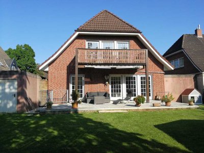 --- Provisionsfrei --- Gepflegtes und freistehendes 1-2 Familienhaus in bevorzugter Toplage