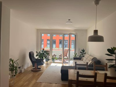 Schöne möblierte Wohnung mit Balkon im Neubau