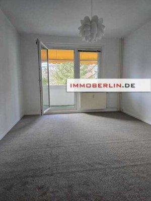 IMMOBERLIN.DE - Attraktive Wohnung mit Westbalkon & hübschem Ausblick in naturverbundener Lage