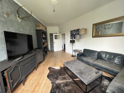 Altbauwohnung mit Charm, EBK und Balkon