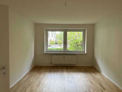 Helle 2-Zimmer Wohnung mit separater Küche in Hoheluft-Ost!