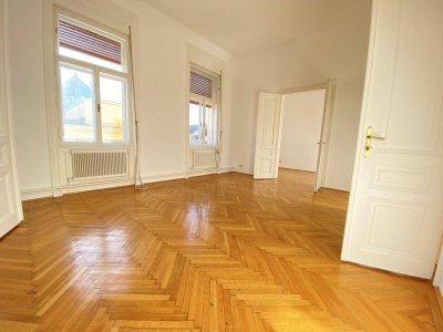 HELLE ALTBAUWOHNUNG - 6 ZIMMER