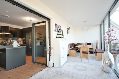wie neu: mit großem Wintergarten, Balkon und Blick ins Grüne