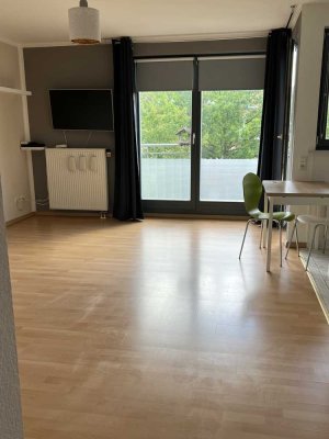 Sehr schöne, lichtdurchflutete 2-Raum-Wohnung mit Balkon und EBK in Stahnsdorf