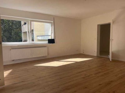 2 Zimmer mit Balkon in Buckow – Hell, ruhig, bezugsbereit!