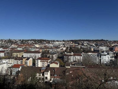Frisch sanierte 2-Zimmer-Wohnung im 5. OG mit Aufzug & Balkon