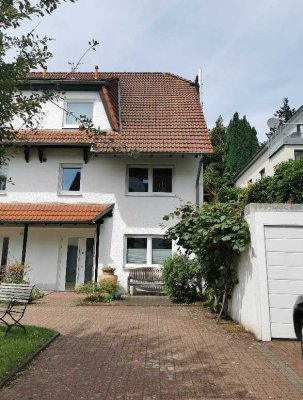 Familienfreundliche Doppelhaushälfte in Essen-Kettwig mit Garage