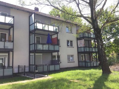 Mitten drin statt nur dabei:  2-Zimmer-Wohnung im Erdgeschoss mit Balkon