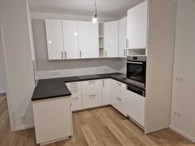Kernsanierte Wohnung mit Einbauküche: geräumige 4-Zimmer-Wohnung in Göppingen