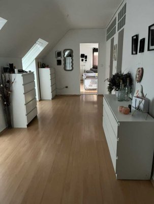 Große 2-Zimmer-Wohnung in Darmstadt/ Arheilgen